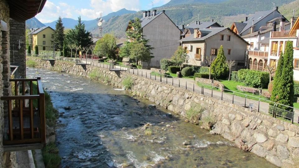 Hotel Pensio La Creu Esterri d'Àneu Exterior foto
